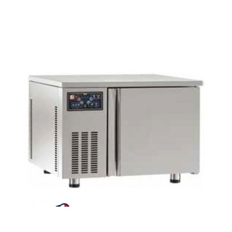 Abbattitore di temperatura 3 teglie GN2/3 Dim. 680x650x490H cm